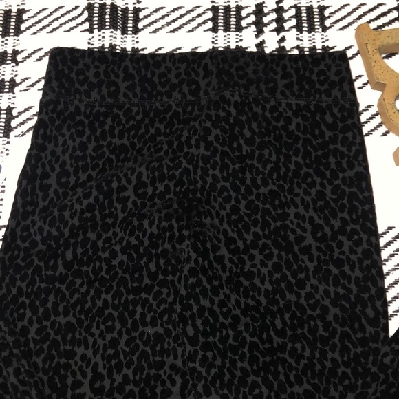 Old Navy Stevie High Rise Black Flocked Leopard leggings - Picture 17 of 17